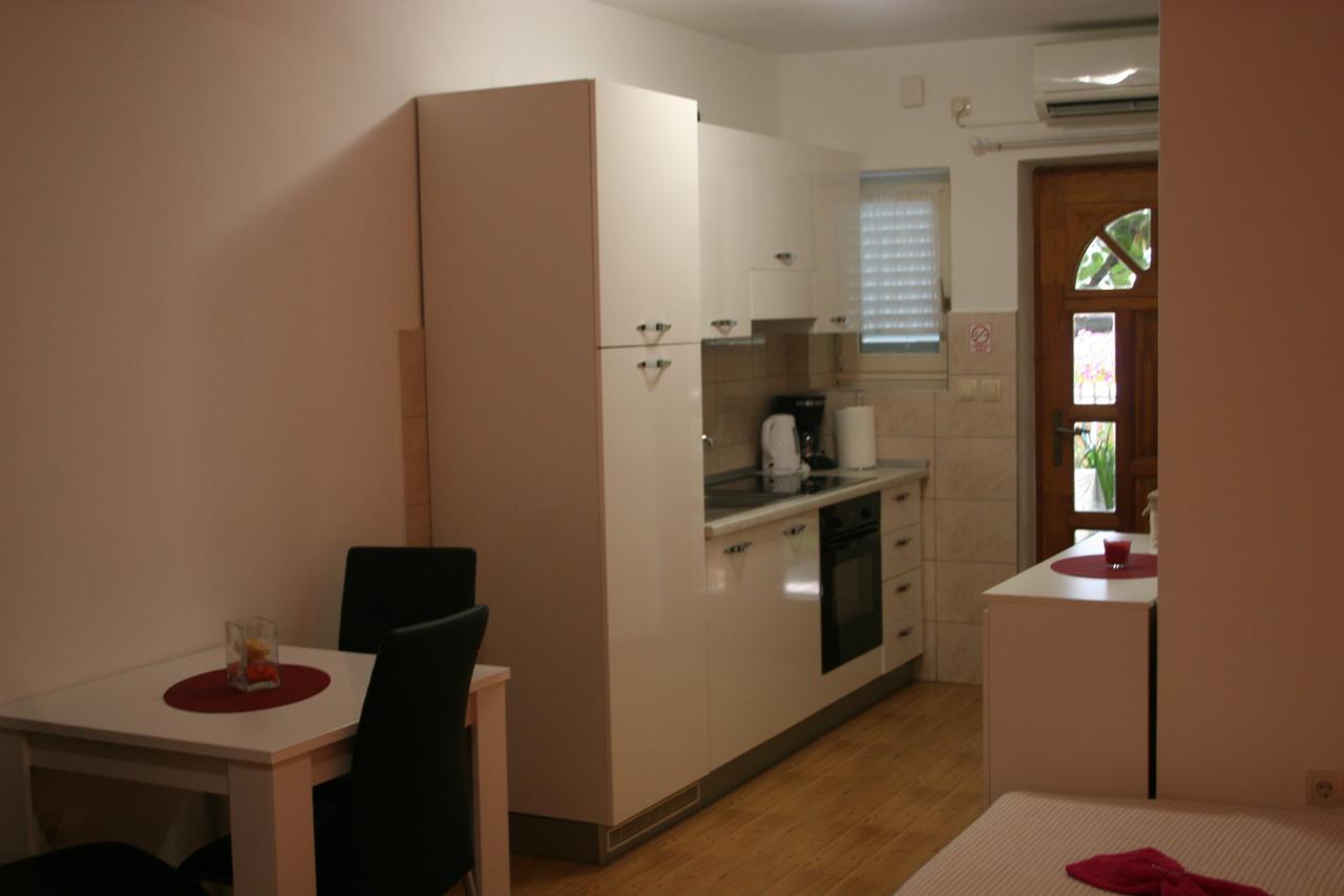Poljica  Apartments Tomislav מראה חיצוני תמונה